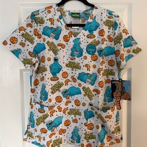 BNWT Sesame Street Cookie Monster Medical Scrub Top